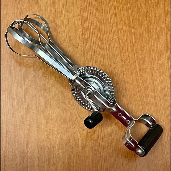 Vintage Another Androck Product Stainless Steel Bakelite Hand Mixer - Picture 3 of 14